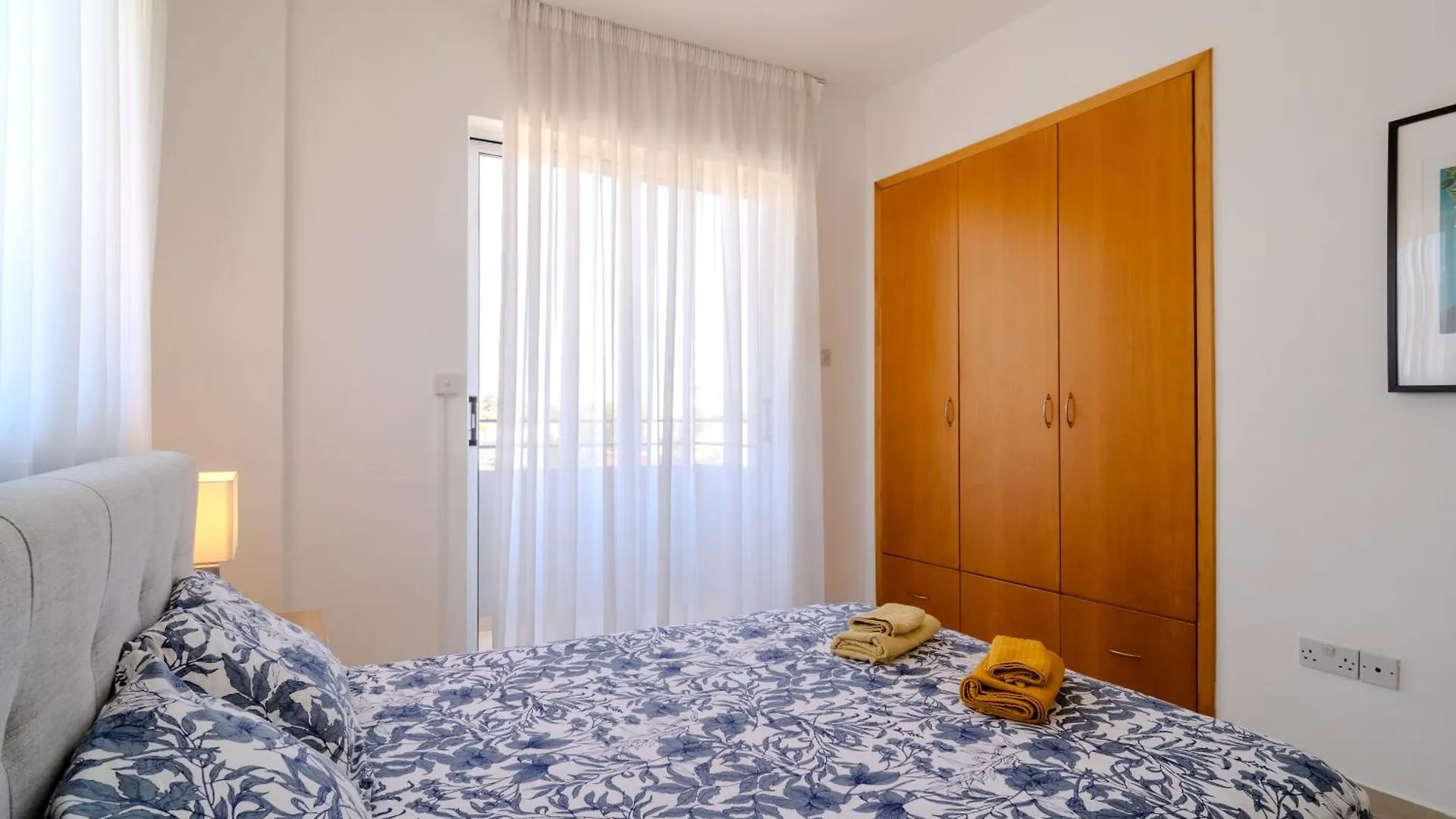 Athina Mackenzie 2 Bedroom Flat With Pool Larnaca 0*,